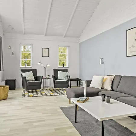 4 Bedroom Lovely In *