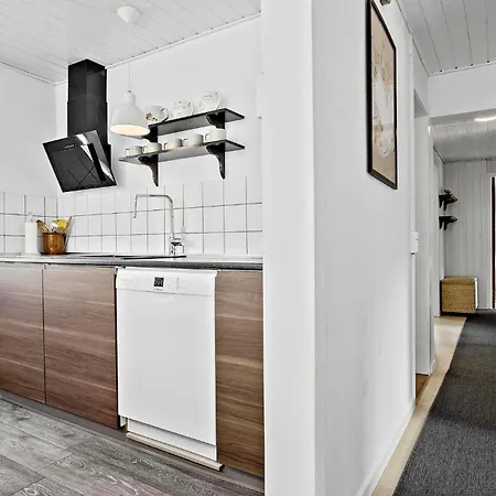 4 Bedroom Lovely In