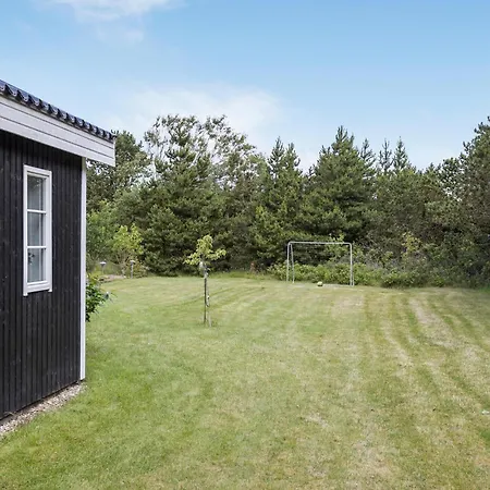 4 Bedroom Lovely In Semesterbostad *