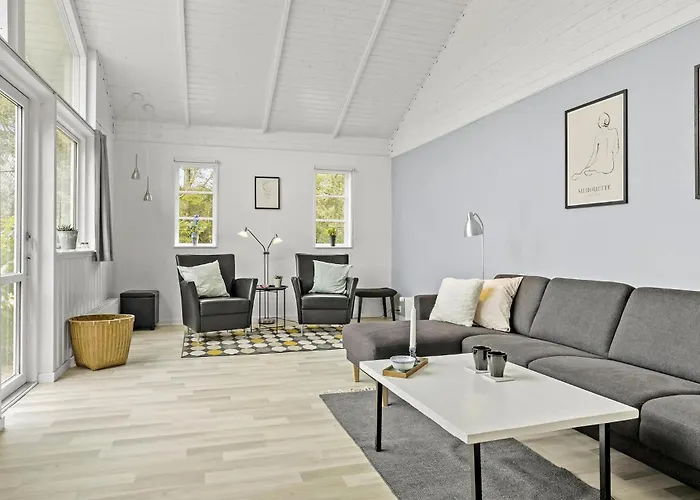 4 Bedroom Lovely In *