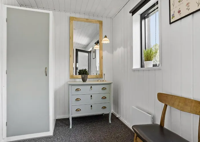4 Bedroom Lovely In Casa de Férias Vestervig